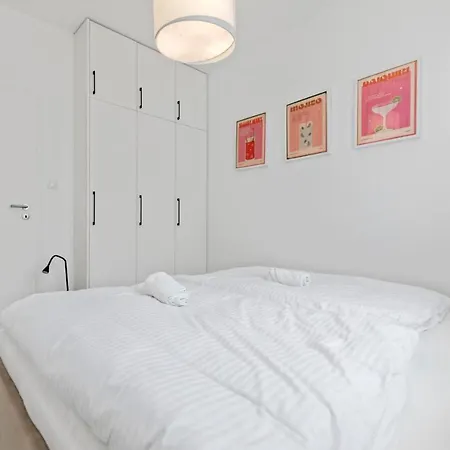 Lam Pink - Jacuzzi - Ac - Ps4 * Pressburg