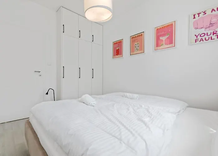 Lam Pink - Jacuzzi - Ac - Ps4 * Bratislava