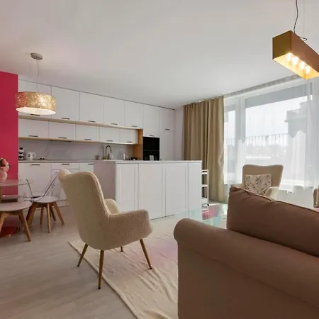 Lam Pink - Jacuzzi - Ac - Ps4 Apartman